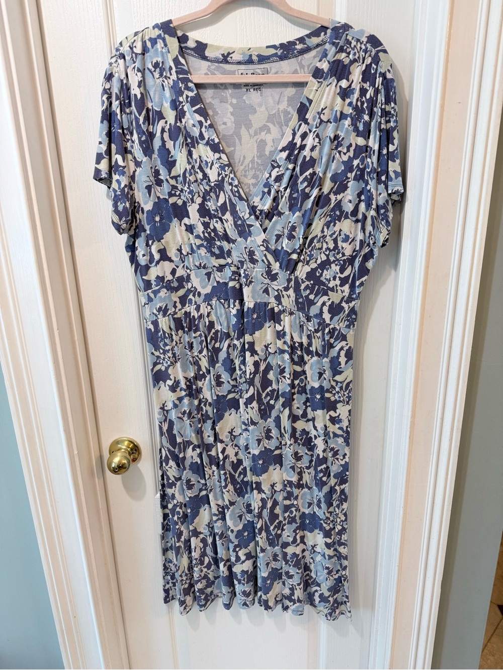 LL Bean Floral V-Neck Women's Dress in Blue and Cream